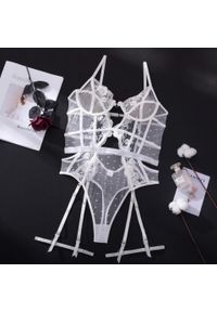 Intica - Komplet bielizny z koronką i siateczkowymi wstawkami Yahavit. Kolor: biały. Materiał: koronka. Wzór: koronka