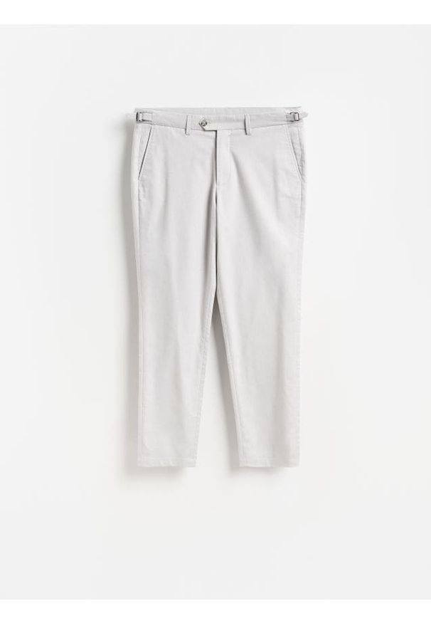 Reserved - Spodnie chino slim fit - jasnoszary. Kolor: szary. Materiał: tkanina, bawełna