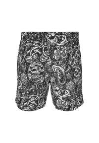 Urban Classics - Męskie Spodenki Kąpielowe Z Tatuażem. Kolor: czarny, biały, wielokolorowy. Styl: sportowy