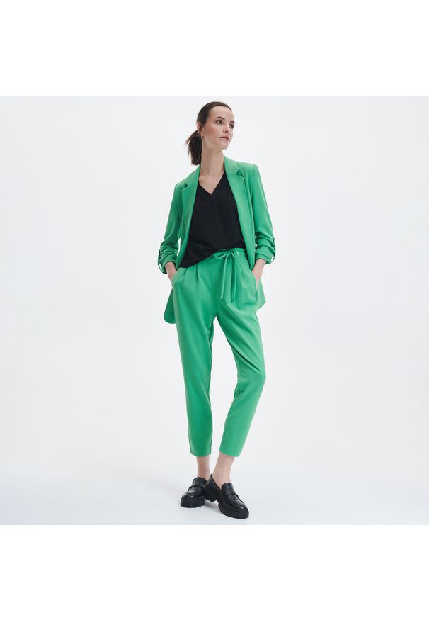 Reserved - Gładkie spodnie - Zielony. Kolor: zielony. Wzór: gładki