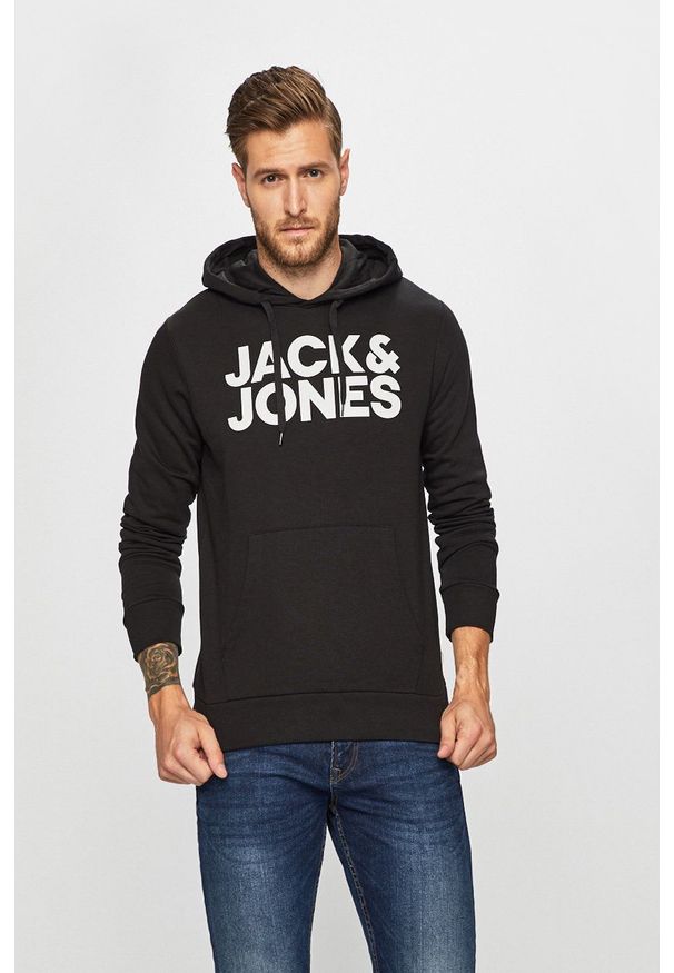 Jack & Jones Bluza męska kolor czarny z kapturem z nadrukiem. Okazja: na co dzień. Typ kołnierza: kaptur. Kolor: czarny. Materiał: dzianina. Wzór: nadruk. Styl: casual