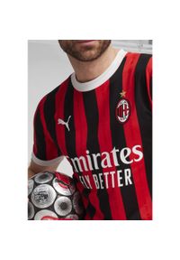 Puma - Męska koszulka domowa AC Milan 24/25 PUMA For All Time Red Black. Kolor: czerwony, wielokolorowy, czarny. Materiał: jersey. Sport: piłka nożna