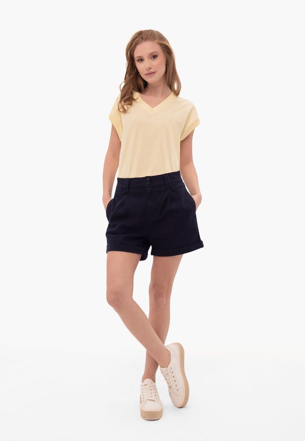 Volcano - Ciemnogranatowe szorty jeansowe E-CANDY. Okazja: na spacer. Stan: podwyższony. Kolor: niebieski. Materiał: jeans. Długość: krótkie. Sezon: lato