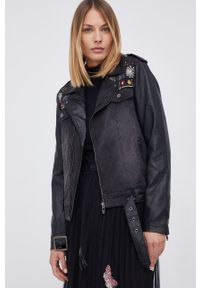 Desigual Ramoneska jeansowa 21WWED11 damska kolor czarny przejściowa. Okazja: na co dzień. Kolor: czarny. Materiał: jeans. Wzór: haft. Styl: casual, klasyczny #1