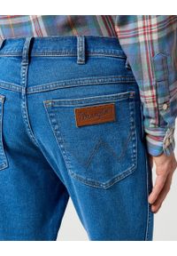 Wrangler - WRANGLER MĘSKIE SPODNIE JEANSOWE WRANGLER TEXAS SLIM RIDGE WASH 112358218 #5