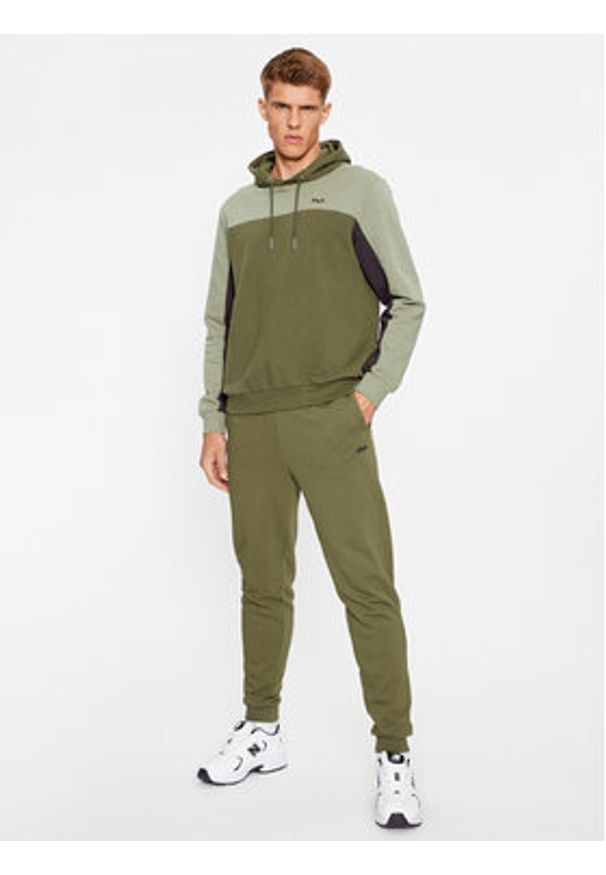 Fila Spodnie dresowe FAM0500 Zielony Regular Fit. Kolor: zielony. Materiał: bawełna