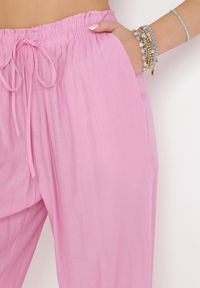 Born2be - Różowe Szerokie Spodnie z Wiskozy Zyona. Kolor: różowy. Materiał: wiskoza