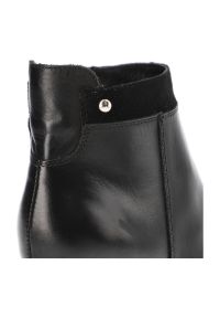 Czarne Botki Armodo Elegancie Obuwie Damskie. Kolor: czarny. Materiał: skóra. Wzór: gładki, aplikacja. Obcas: na obcasie. Styl: klasyczny. Wysokość obcasa: średni #3