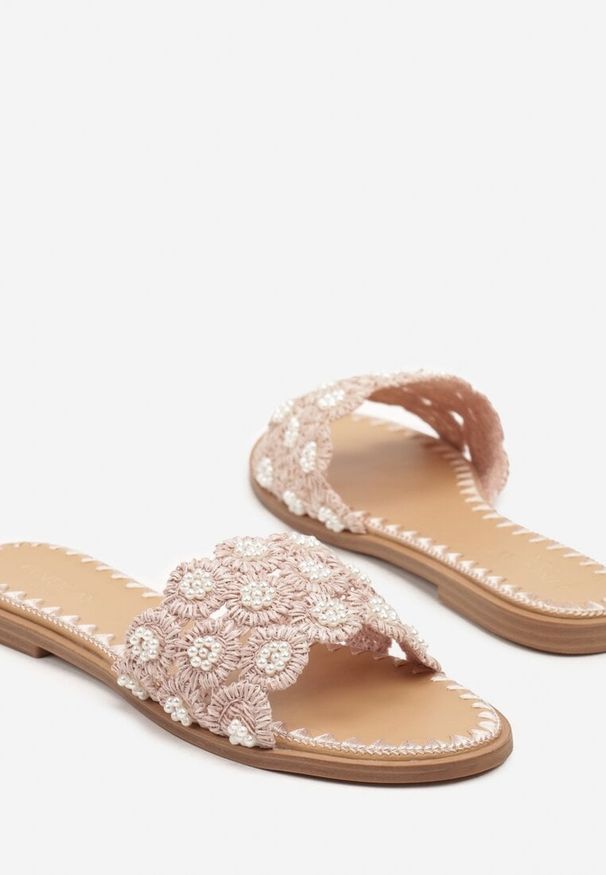 Born2be - Różowe Klapki z Haftowaną Cholewką Talovira. Okazja: na plażę, na co dzień. Kolor: różowy. Materiał: jeans. Wzór: haft. Sezon: lato. Styl: casual