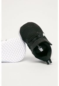 Nike Kids - Buty dziecięce Revolution 5. Nosek buta: okrągły. Zapięcie: rzepy. Kolor: czarny. Materiał: materiał, syntetyk, skóra, guma. Szerokość cholewki: normalna. Model: Nike Revolution #4