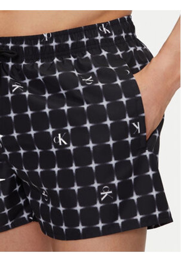 Calvin Klein Swimwear Szorty kąpielowe KM0KM01172 Czarny Regular Fit. Kolor: czarny. Materiał: syntetyk