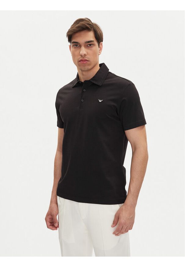 Emporio Armani Polo EM000571 AF12331 UC001 Czarny Regular Fit. Typ kołnierza: polo. Kolor: czarny. Materiał: bawełna