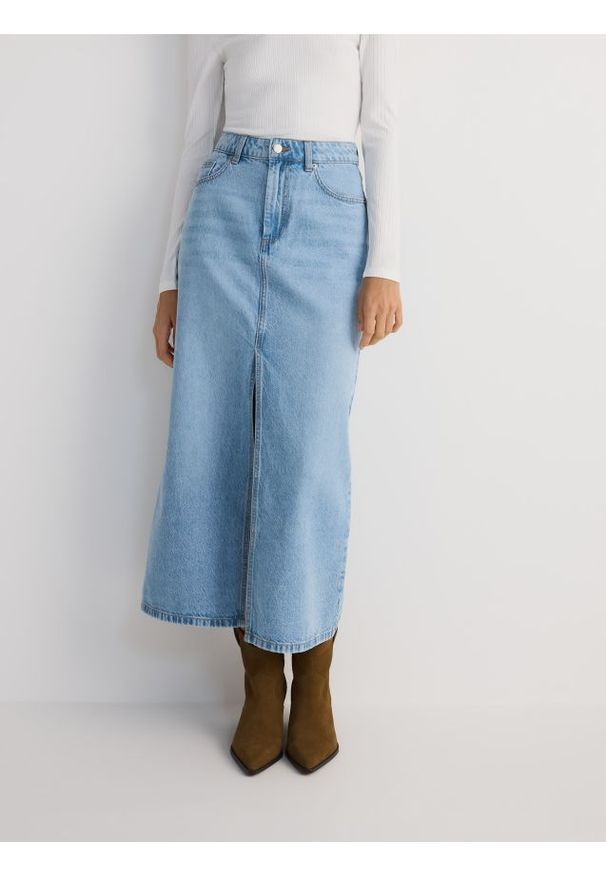 Reserved - Jeansowa spódnica midi z rozcięciem - niebieski. Kolor: niebieski. Materiał: jeans