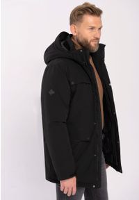 Volcano - Zimowa kurtka J-WOLKEN. Kolor: czarny. Materiał: syntetyk, materiał, poliester, welur, puch. Długość: długie. Sezon: zima #1