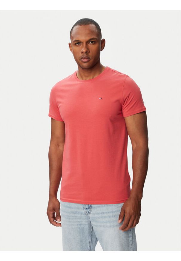 Tommy Jeans T-Shirt DM0DM04411 Czerwony Slim Fit. Kolor: czerwony. Materiał: bawełna