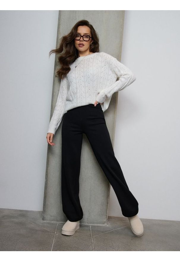 Sinsay - Spodnie wide leg z dzianiny scuba - czarny. Kolor: czarny. Materiał: dzianina