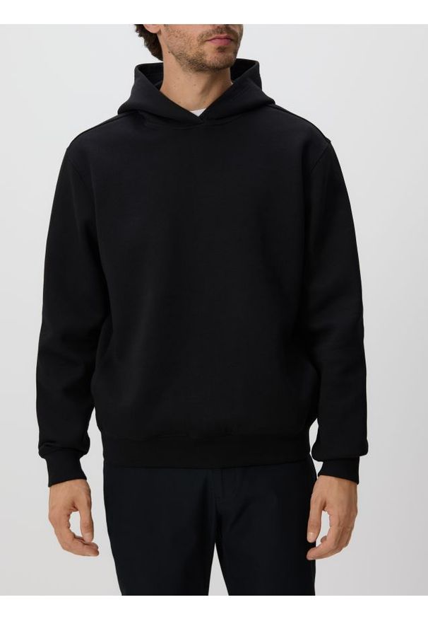 Reserved - Bluza regular z kapturem - czarny. Typ kołnierza: kaptur. Kolor: czarny. Materiał: dzianina. Wzór: gładki