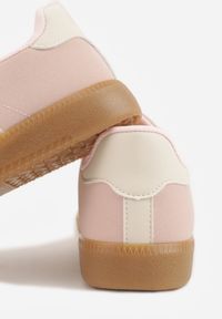 Born2be - Różowe Sneakersy w Stylu Kultowych Tenisówek Genenor. Okazja: na spacer. Kolor: różowy. Materiał: jeans, dresówka. Sport: turystyka piesza #3