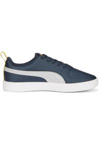 Buty do chodzenia dla dzieci Puma Rickie JR. Zapięcie: sznurówki. Kolor: niebieski, wielokolorowy, biały. Materiał: skóra ekologiczna, skóra, materiał. Szerokość cholewki: normalna. Sport: turystyka piesza