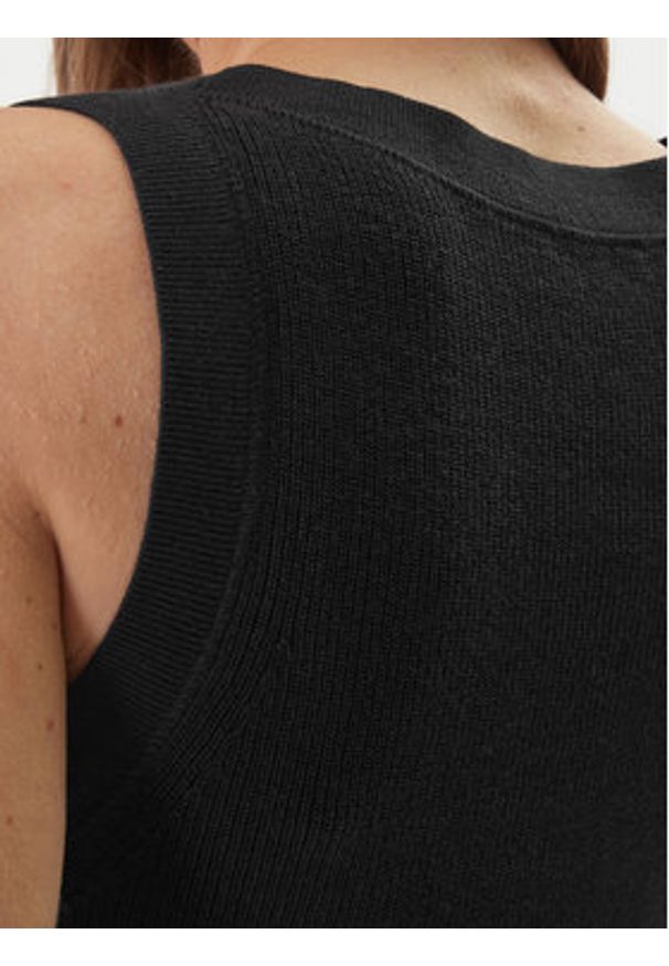 Calvin Klein Jeans T-Shirt LV047F355G Czarny. Kolor: czarny. Materiał: bawełna