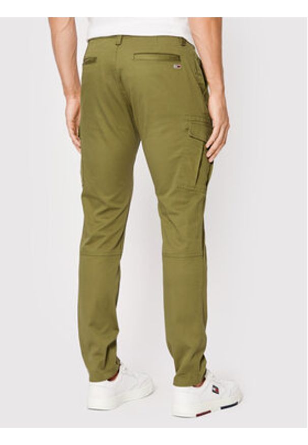 Tommy Jeans Spodnie materiałowe Scanton DM0DM13487 Zielony Slim Fit. Kolor: zielony. Materiał: bawełna