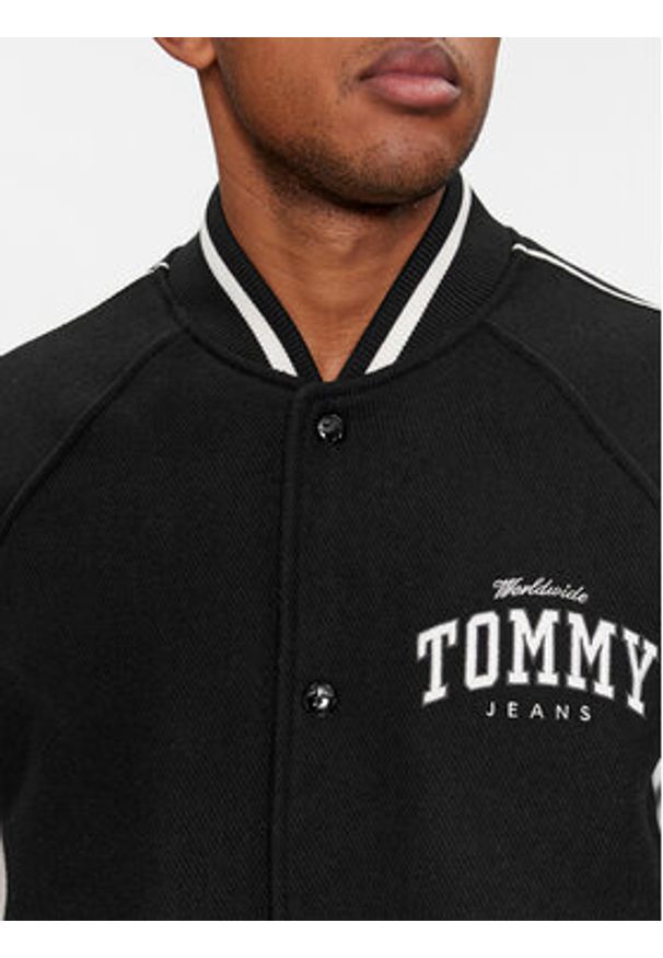 Tommy Jeans Kurtka bomber Tjm Wool Varsity Bomber DM0DM17884 Czarny Regular Fit. Kolor: czarny. Materiał: syntetyk