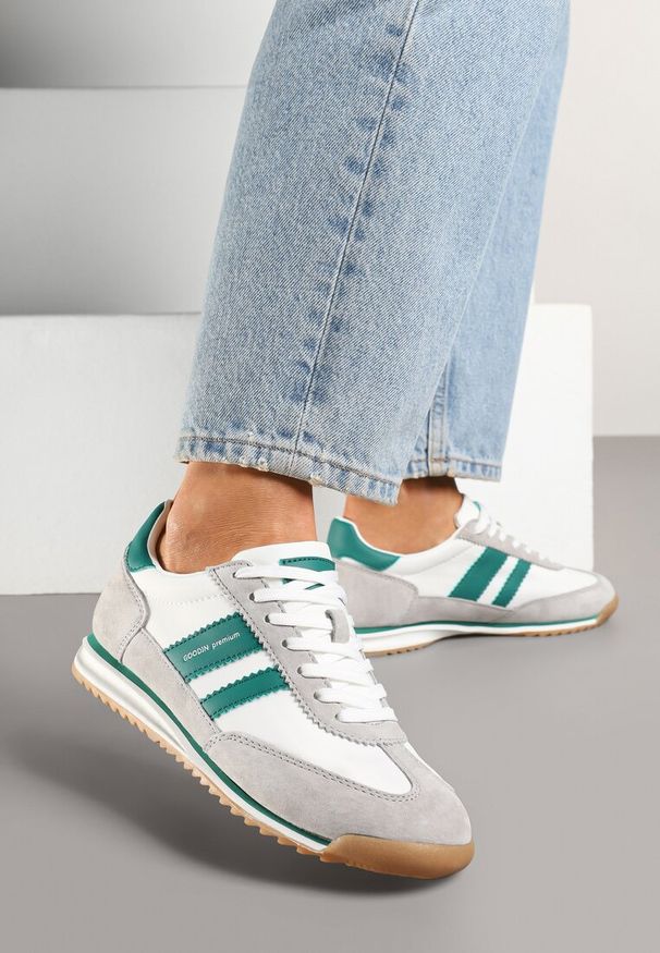 Renee - Biało-Szare Sneakersy ze Skórzaną Wkładką i Ozdobnymi Paskami Nasnella. Okazja: na co dzień. Zapięcie: pasek. Kolor: biały. Materiał: skóra. Wzór: aplikacja