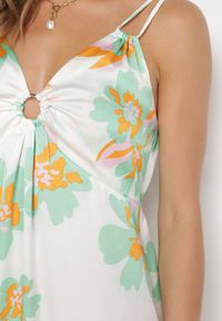 Born2be - Biało-Zielona Maxi Sukienka na Regulowanych Ramiączkach Ozdobiona Metalowym Kółkiem przy Dekolcie Leamia. Kolor: biały. Długość rękawa: na ramiączkach. Wzór: aplikacja. Długość: maxi #3