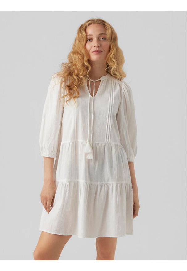 Vero Moda Sukienka letnia Pretty 10279712 Biały Regular Fit. Kolor: biały. Materiał: bawełna. Sezon: lato