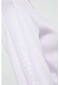 Guess bluza damska kolor fioletowy gładka. Okazja: na co dzień. Kolor: fioletowy. Materiał: materiał, wiskoza. Wzór: gładki. Styl: casual #3