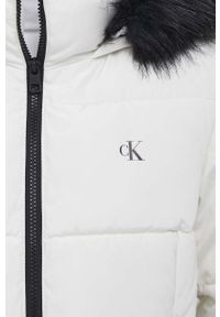Calvin Klein Jeans kurtka damska kolor beżowy zimowa. Kolor: beżowy. Materiał: futro, włókno. Sezon: zima #3