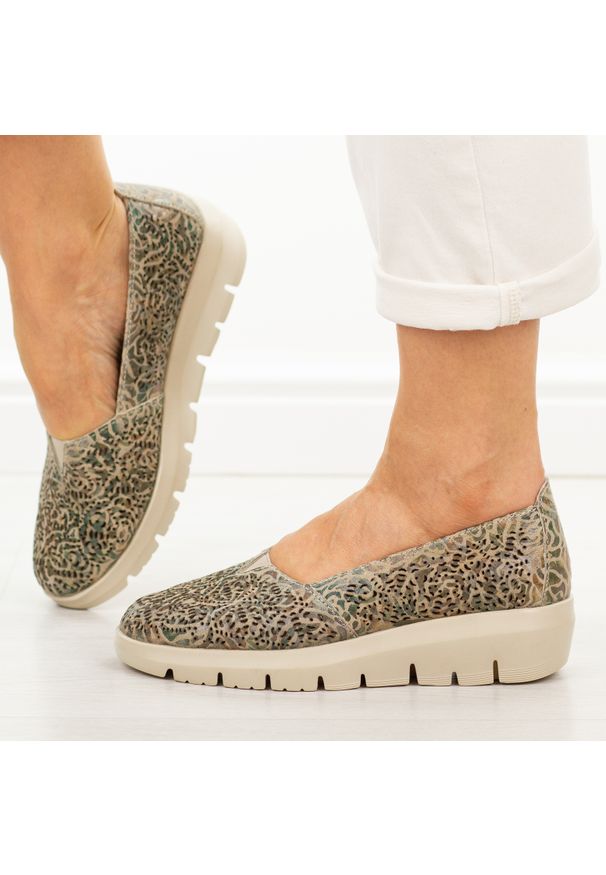 Beżowe multi ażurowe skórzane półbuty damskie Filippo Dp7694/26. Okazja: na co dzień. Kolor: beżowy. Materiał: skóra. Szerokość cholewki: normalna. Wzór: ażurowy. Sezon: wiosna, lato. Styl: casual