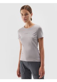 4f - T-shirt regular nadrukiem damski - szary. Kolor: szary. Materiał: włókno, elastan, materiał. Wzór: nadruk