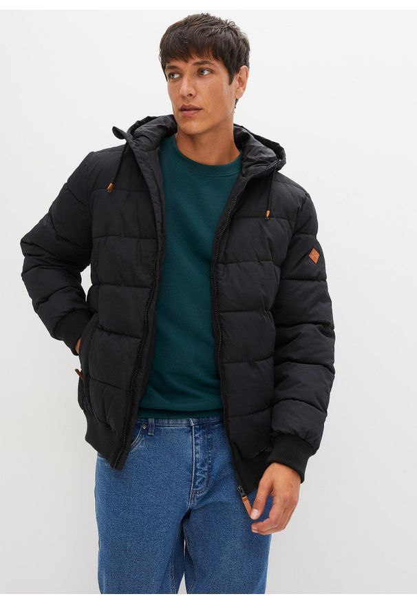 bonprix - Pikowana bomberka ocieplana. Typ kołnierza: kaptur. Kolor: czarny