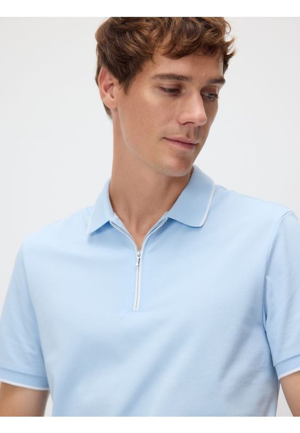 Reserved - Koszulka polo z merceryzowaną bawełną - jasnoniebieski. Typ kołnierza: polo. Kolor: niebieski. Materiał: bawełna