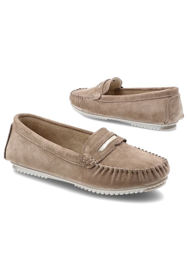 Mokasyny damskie S.Barski, cholewka ze skóry naturalnej zamszowej wsuwany fason z ozdobnym paskiem, brązowe, LR61-7029. Okazja: na co dzień. Zapięcie: pasek. Kolor: brązowy. Materiał: skóra, zamsz. Szerokość cholewki: normalna. Sezon: jesień. Styl: casual, elegancki