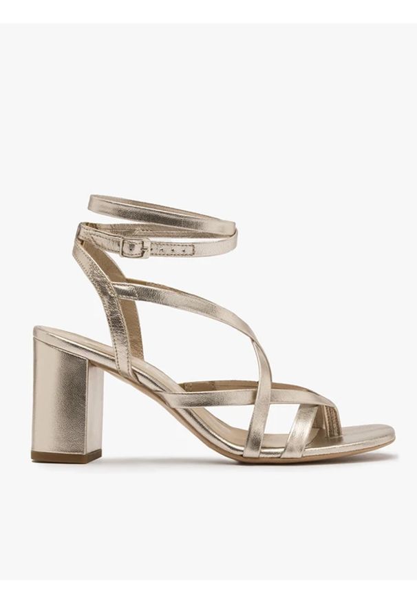 Ryłko - Platynowe japonki na obcasie. Kolor: szary. Materiał: skóra. Obcas: na obcasie. Styl: street. Wysokość obcasa: średni