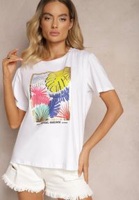 Renee - Biały Casualowy T-shirt z Bawełny Ozdobiony Tropikalnym Motywem Adrinea. Okazja: na co dzień. Kolor: biały. Materiał: bawełna. Wzór: aplikacja. Styl: casual
