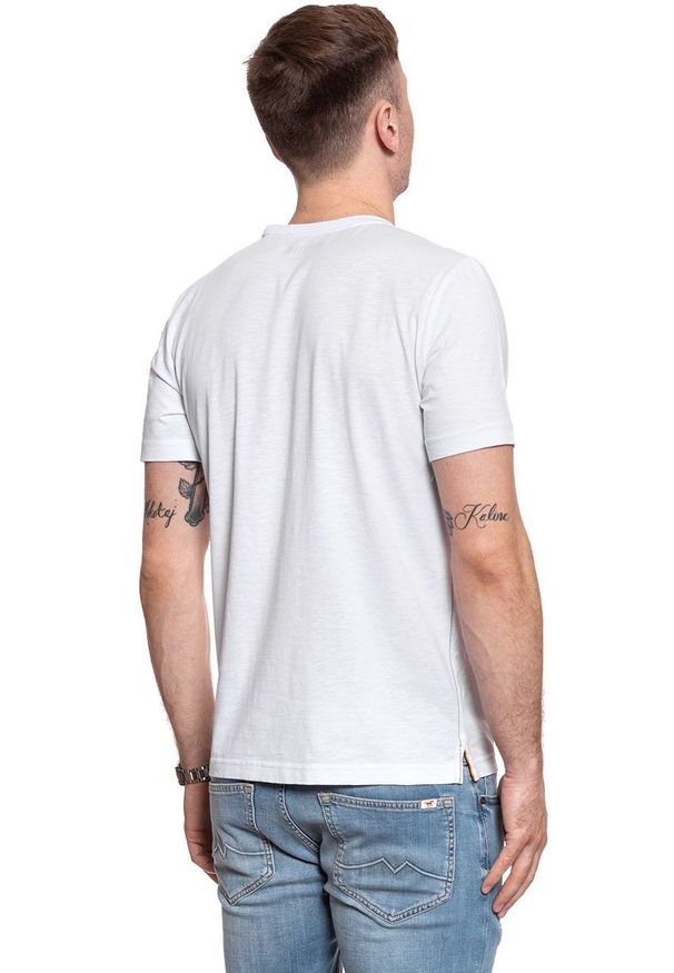 Mustang - MUSTANG T SHIRT Alex C Print 1009534 2045. Wzór: nadruk