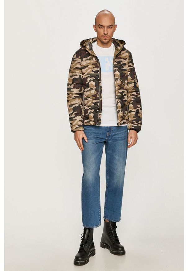 Guess - Kurtka. Okazja: na co dzień. Typ kołnierza: kaptur. Kolor: zielony. Materiał: puch, materiał. Styl: casual