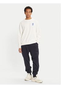 GANT - Gant Spodnie dresowe Tonal Shield 2039023 Granatowy Regular Fit. Kolor: niebieski. Materiał: bawełna #4