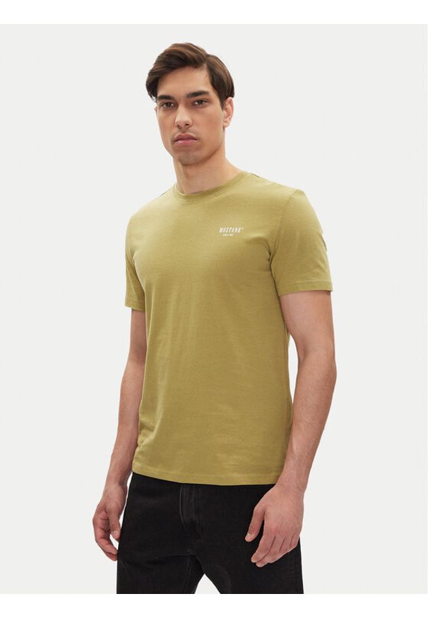 Mustang T-Shirt Austin 1016273 Zielony Regular Fit. Kolor: zielony. Materiał: bawełna
