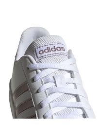 Adidas - Buty adidas Grand Court Jr EF0101 białe czarne. Okazja: na co dzień. Zapięcie: sznurówki. Kolor: czarny, biały, wielokolorowy. Materiał: guma, syntetyk, skóra. Szerokość cholewki: normalna #8