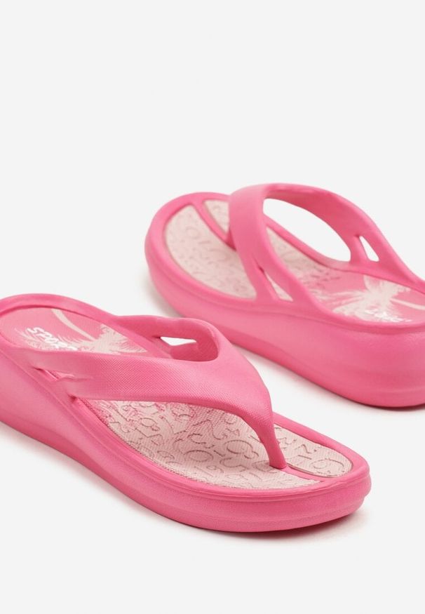 Renee - Fuksjowe Japonki z Grubszymi Paskami z Lekkiej Pianki Neldisa. Okazja: na co dzień, na spacer. Kolor: różowy. Materiał: materiał. Sezon: lato. Styl: casual