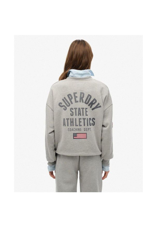Koszulka dresowa damska z nadrukiem Superdry Athletic Essentials. Kolor: szary. Materiał: dresówka. Wzór: nadruk