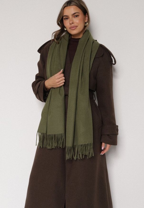 Born2be - Ciemnozielony Szalik z Bawełną i Wiskozą Ozdobiony Frędzlami Siadortia. Okazja: na co dzień, na spotkanie biznesowe. Kolor: zielony. Materiał: bawełna, wiskoza. Wzór: aplikacja. Styl: biznesowy, klasyczny, casual, elegancki