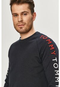 TOMMY HILFIGER - Tommy Hilfiger - Bluza. Okazja: na co dzień. Kolor: niebieski. Długość rękawa: raglanowy rękaw. Wzór: aplikacja. Styl: casual #5