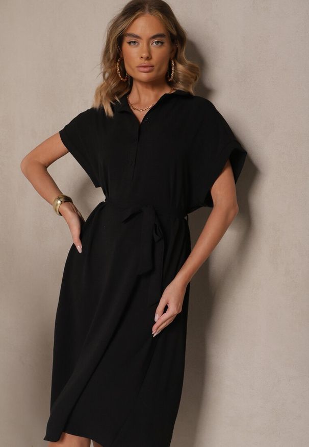 Renee - Czarna Pudełkowa Sukienka z Bawełną i Paskiem Savorienne. Okazja: na co dzień. Kolor: czarny. Materiał: bawełna. Styl: casual, elegancki