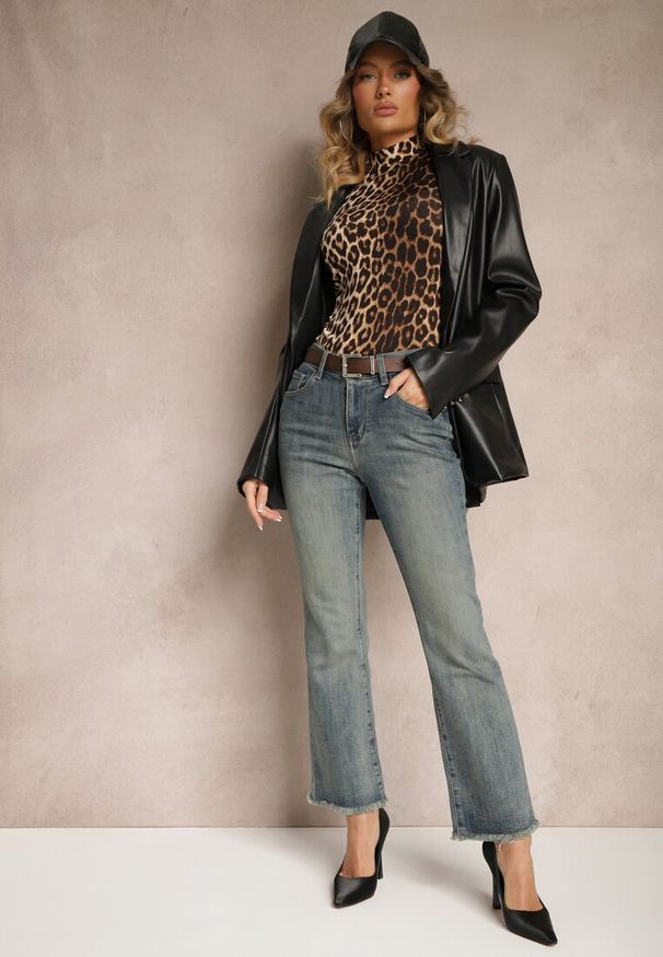 Renee - Niebieskie Jeansy Dzwony z Ozdobnym Paskiem z Klamrą Senarwen. Okazja: do pracy. Kolor: niebieski. Wzór: kolorowy. Styl: klasyczny, elegancki