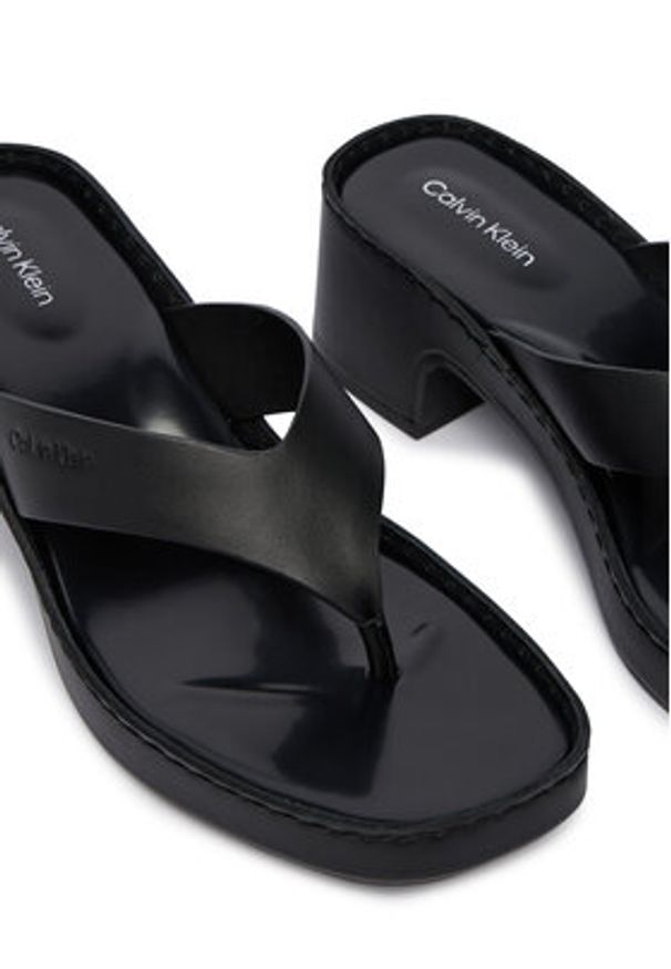 Calvin Klein Japonki Block Heel Sndl Thong Lth HW0HW02913 Czarny. Kolor: czarny. Materiał: skóra
